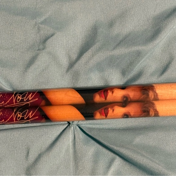 Taylor Swift Speak Now Drum Sticks - Picture 3 of 6